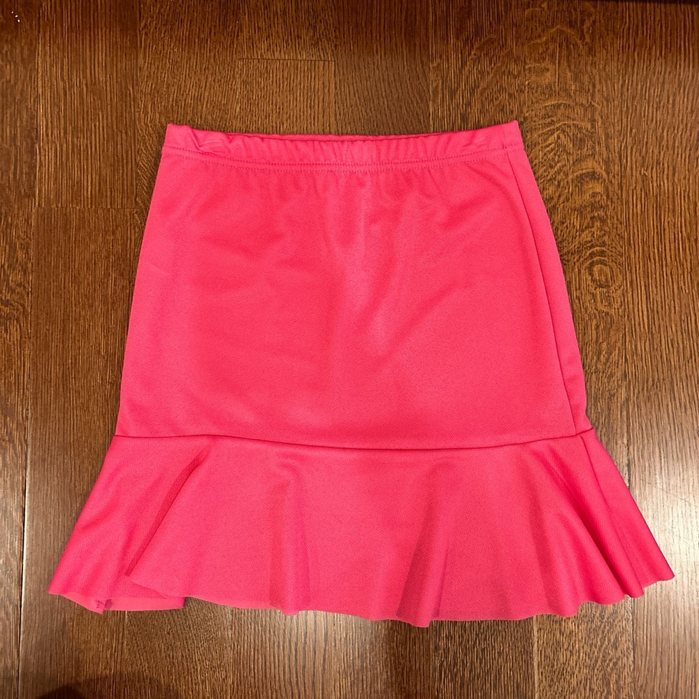 Hot pink mini skirt!